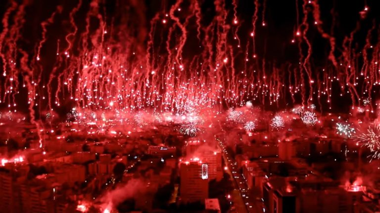 Locura: Hinchas convirtieron su ciudad en un pandemonio festejando el aniversario del club