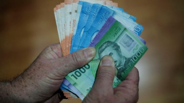 Sueldo mínimo: Senado acordó reajuste en $326.500 hasta abril de 2021