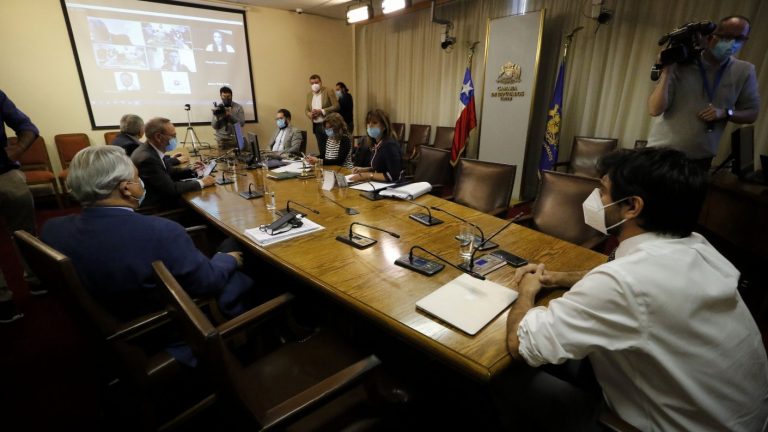 Ahora pasa a la Cámara: Comisión aprobó acusación constitucional contra ministro Pérez