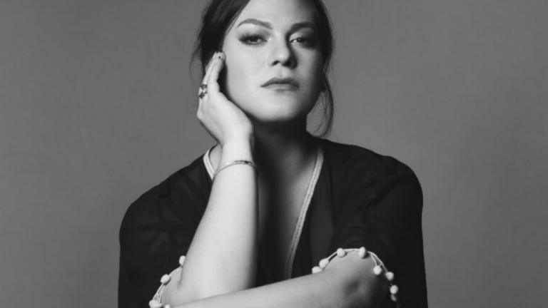 Daniela Vega responde al gobierno tras apoyo por querella contra videojuego: 