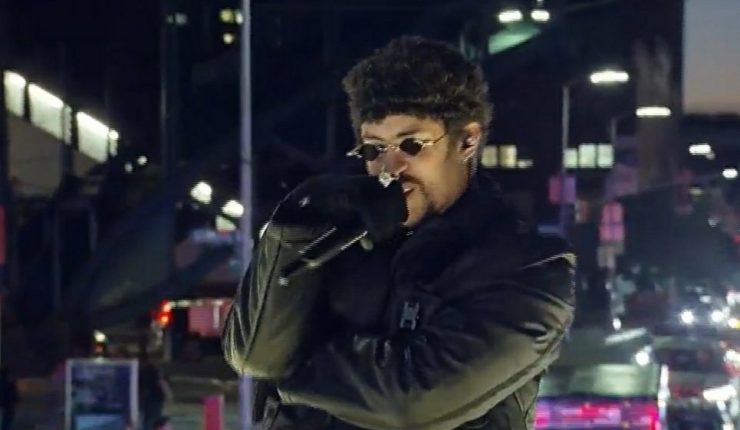 Con camión incluido: Joven sorprende en Halloween con ingenioso disfraz del último concierto de Bad Bunny