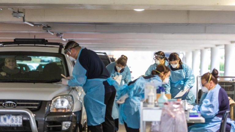 Australia registra un día sin contagios locales de COVID-19 por vez primera desde junio