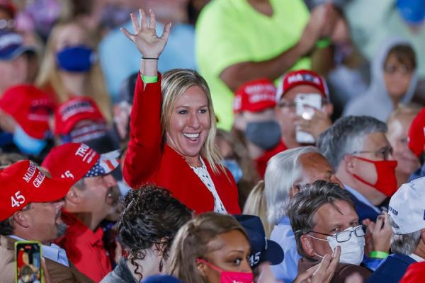 Promotora de QAnon y llamada 