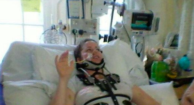 Estuvo en coma durante 3 meses, despertó y supo que estaba embarazada: Hoy su hijo tiene 7 años