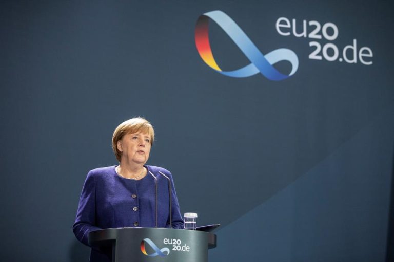 Tras victoria en EE.UU: Merkel pide a Biden cooperación contra la pandemia y el cambio climático