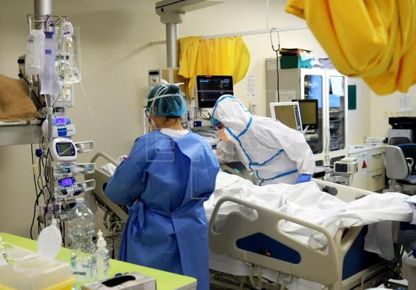 Italia: Médicos piden confinamiento total por cantidad de internados en hospitales