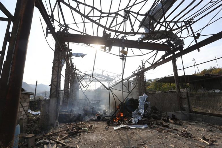 Tras 40 días de enfrentamientos: Azerbaiyán y Armenia llegan a acuerdo para terminar la guerra en Nagorno Karabaj