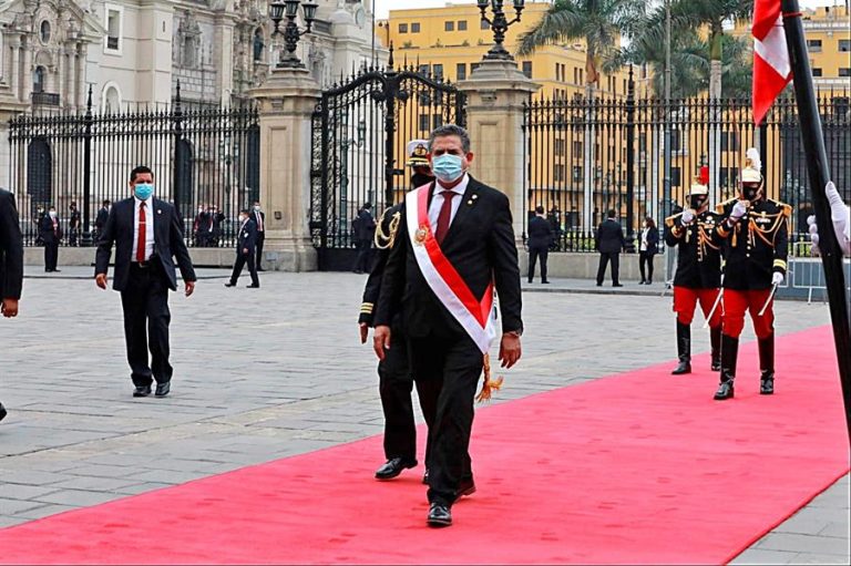 Lo que debes saber de Manuel Merino, el tercer presidente de Perú en 4 años