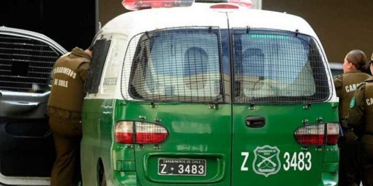 Choque cuádruple en Vitacura dejó dos autos volcados: Habría sido por una mala maniobra