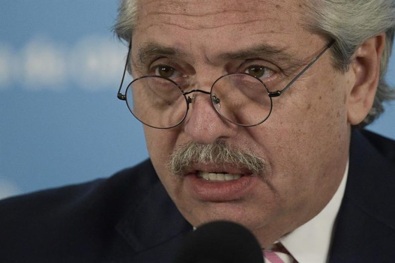 Presidente argentino está en aislamiento tras tener contacto con contagiado con COVID-19