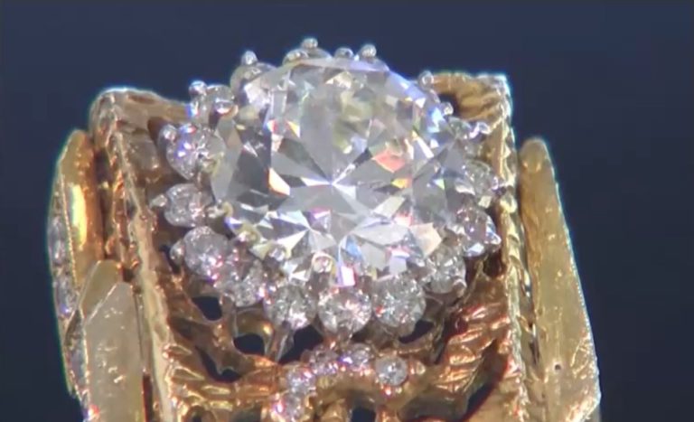 Anillo de Elvis Presley será subastado en más de $380 millones