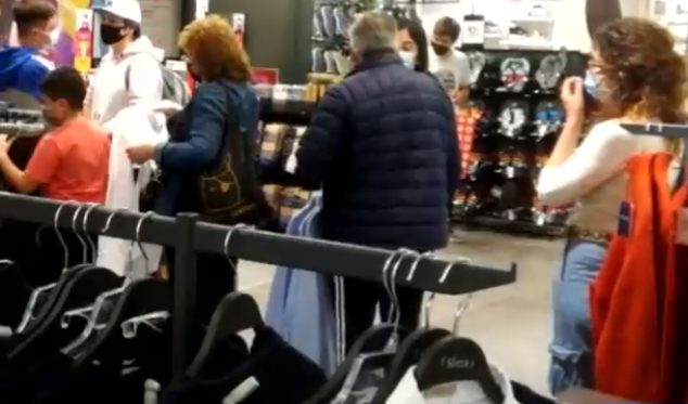 Confirman brote de COVID-19 en multitienda del mall de Viña del Mar: Hay 12 personas en cuarentena preventiva