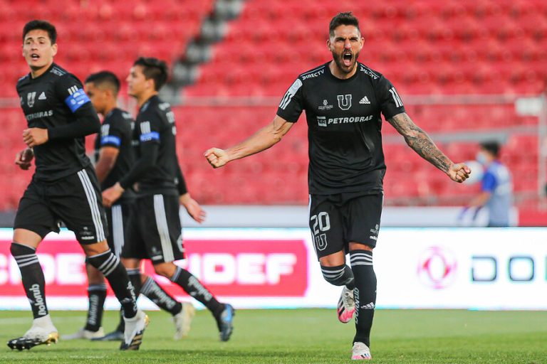 Con goles de Montillo, Espinoza y Larrivey: La U arrancó la segunda rueda con claro triunfo sobre Santiago Wanderers