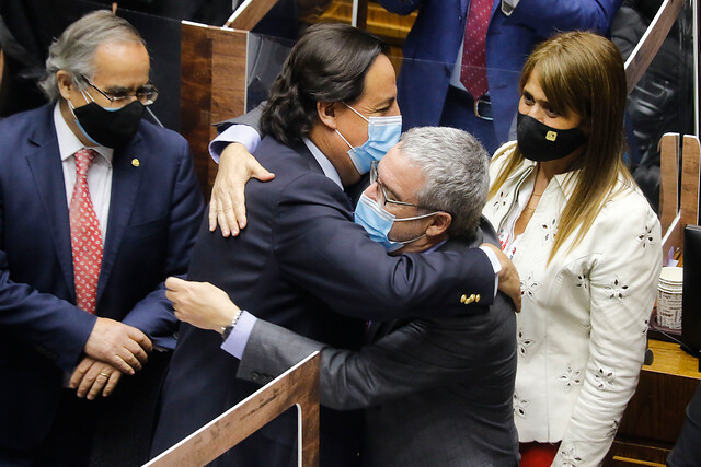 Acusación contra Pérez: Estos fueron los senadores de oposición que votaron en contra o se abstuvieron