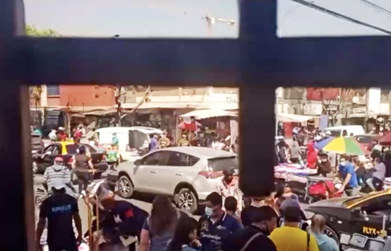 El drama de los vecinos del Barrio Meiggs: Viven encerrados entre los robos y el comercio ambulante