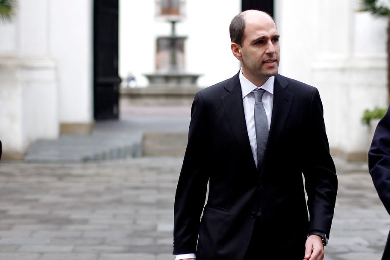 Lo paró la policía de Miami: Periodista denuncia que Sergio Jadue le quitó el celular 