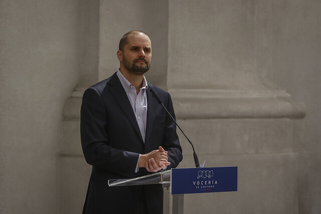 Gobierno evalúa presentar proyecto propio de retiro del 10%, confirmó vocero Bellolio