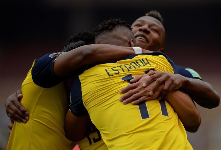 Ecuador goleó 6-1 a Colombia y finalizó 2020 en zona de clasificación al Mundial