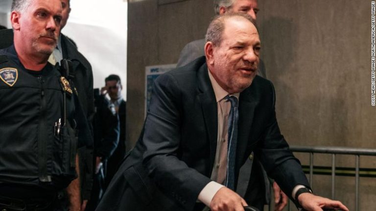Harvey Weinstein fue aislado en la cárcel tras presentar síntomas de coronavirus