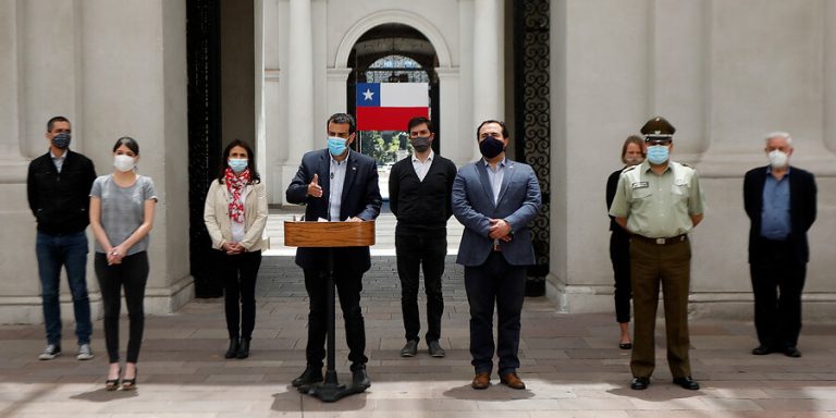 Gobierno afirma que más de 3.500 carabineros han sido reentrenados en materia de derechos humanos