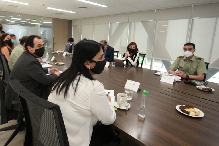 Ministro Larraín tras reunión sobre protocolos de Carabineros con menores: 