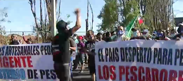 Valparaíso: Pescadores protestan por nulidad de la Ley de Pesca, que se vota hoy en la Cámara