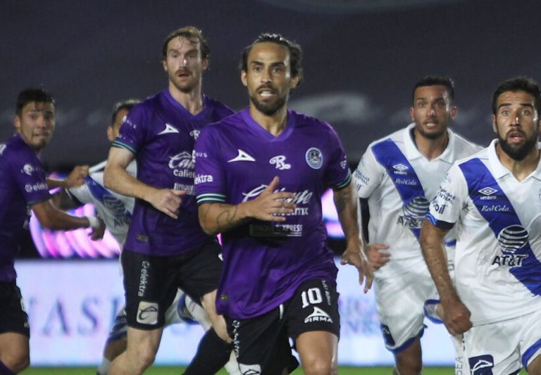 Los clubes que podrían traer de regreso al Mago Valdivia (y no sería Colo Colo)