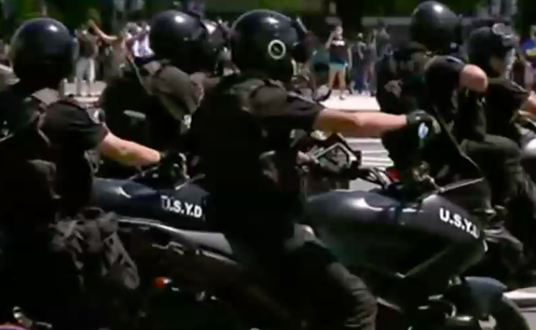 Incidentes en el masivo velatorio de Maradona: Miles de hinchas intentan despedirse a pocos minutos del cierre