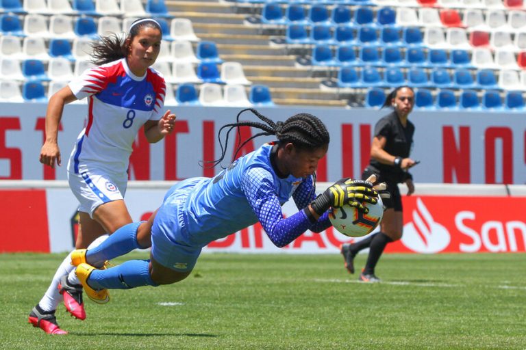 Pese a golazo de Karen Araya, la Roja cayó ante Zambia en San Carlos