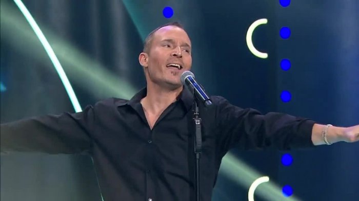 ¡De alto impacto! Miguel Bosé sorprendió al jurado con su interpretación del cantante español
