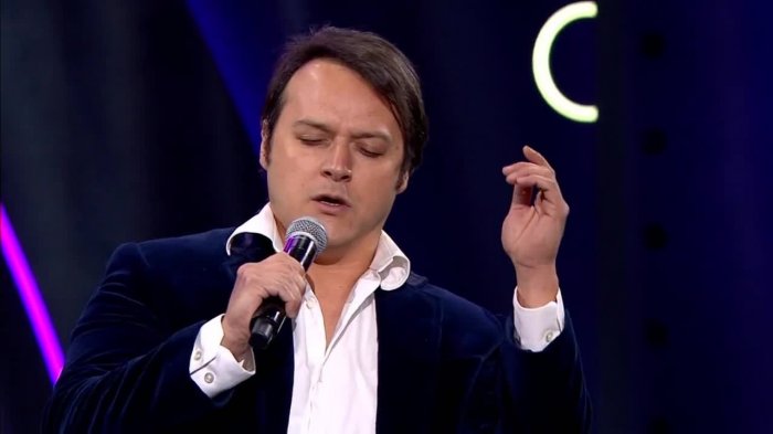 Nino Bravo se la jugó con una romántica presentación sobre el escenario de Yo Soy