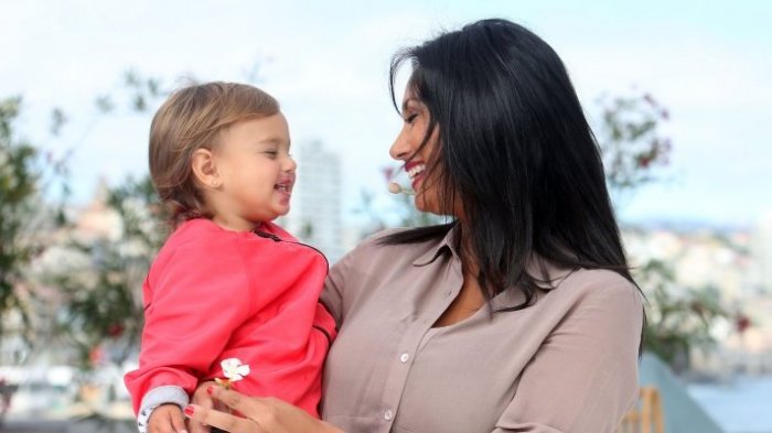 Derroche de amor: Hija menor de Pamela Díaz impactó redes sociales con tiernas fotos junto a su madre