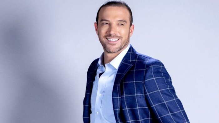 Irreconocible: Julián Elfenbein compartió impactante foto de su antes y después en redes sociales