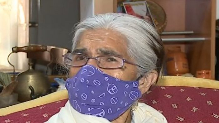 Falsos funcionarios municipales roban a adultos mayores en Estación Central