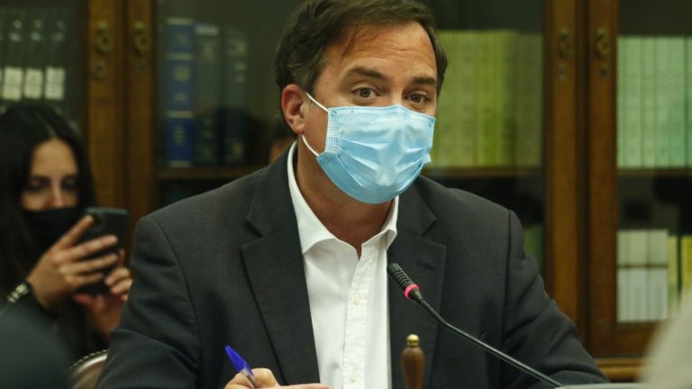 Comisión de Constitución pospone discusión de rentas vitalicias y segundo retiro del 10% se vota el miércoles