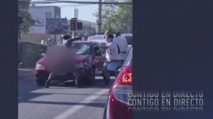 Haitiano desnudo fue detenido por atacar autos en La Florida