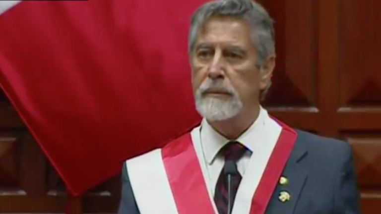 Perú: Francisco Sagasti asume presidencia interina y se disculpa por muertes en manifestaciones