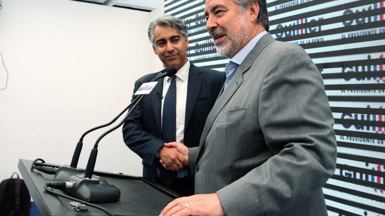 Guillier y ME-O piden adelantar las elecciones: 