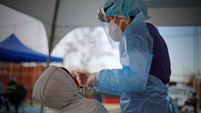 Más del 70% de los pacientes que se curaron del COVID-19 volvieron a presentar síntomas, según estudio