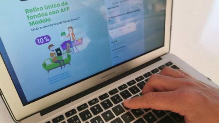 Pulso Ciudadano: 70,8% rechaza requerimiento del Gobierno ante el TC por el 10%