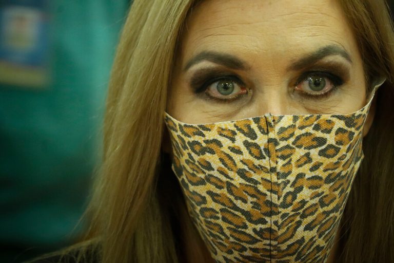 Jiles responde a quienes la critican por abstenerse en votación: 