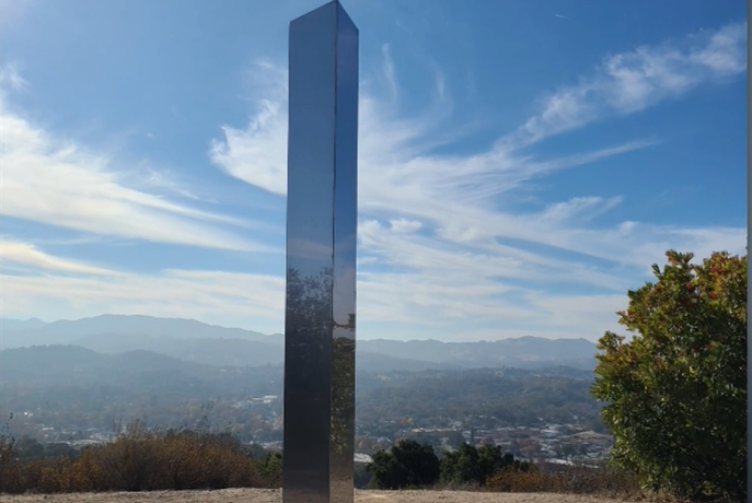 Continúa el misterio: Aparece otro monolito en EE.UU. tras casos de Utah y Rumanía