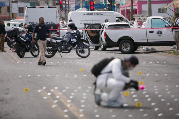 Turba linchó y quemó vivos a dos presuntos asesinos en México