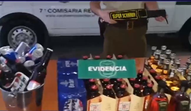 79 detenidos en dos fiestas clandestinas durante fin de semana largo en la RM