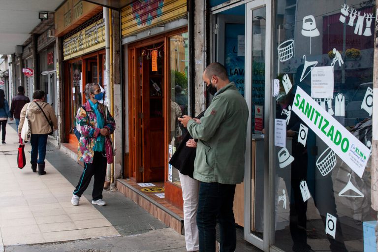 Molestia en el comercio por retroceso de la RM a Fase 2: 