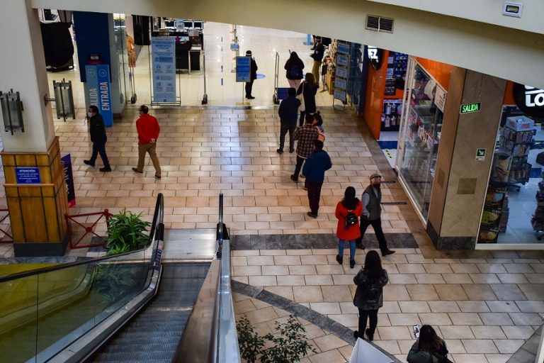 Revisa cómo funciona el comercio durante este feriado de martes 8 de diciembre