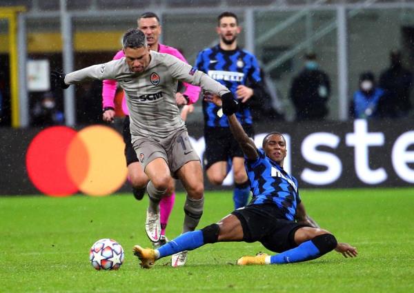 Alexis y Vidal se despiden de la Champions: Inter empató y quedó fuera en fase de grupos