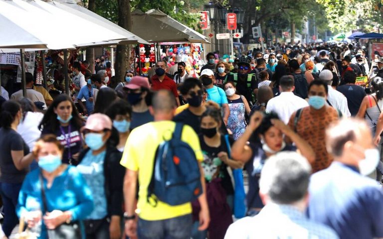 Región Metropolitana regresó a la fase 2 este jueves: ¿Qué se puede hacer y qué no?