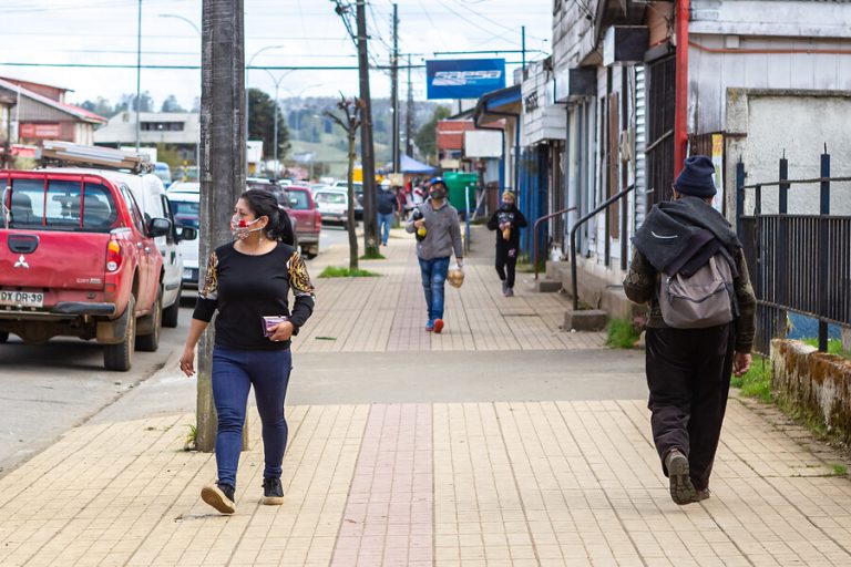 Una mujer fue atacada en la vía pública: Dos sujetos quemaron su rostro con ácido