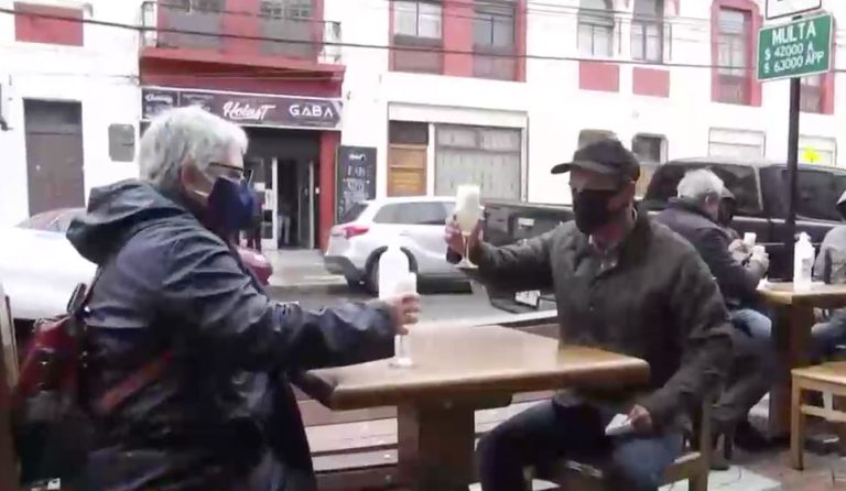 Gremio gastronómico de Punta Arenas se reveló contra medida sanitarias: 6 locales fueron sumariados